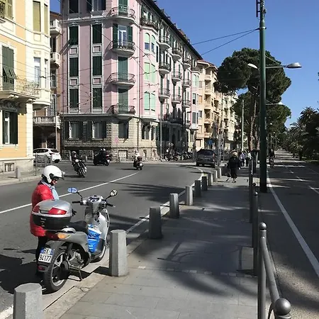 Sanremo Home Будинок відпочинку *